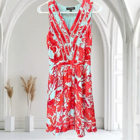 Banana Republic Floral Pleated Dress in Candy Apple Red & Aqua Teal Size 0 - Picture 3 of 6